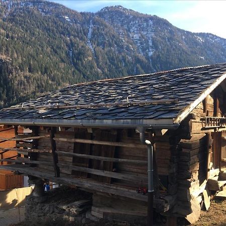 La Cabane De L'Homme Tranquille Le Tretien Exterior foto