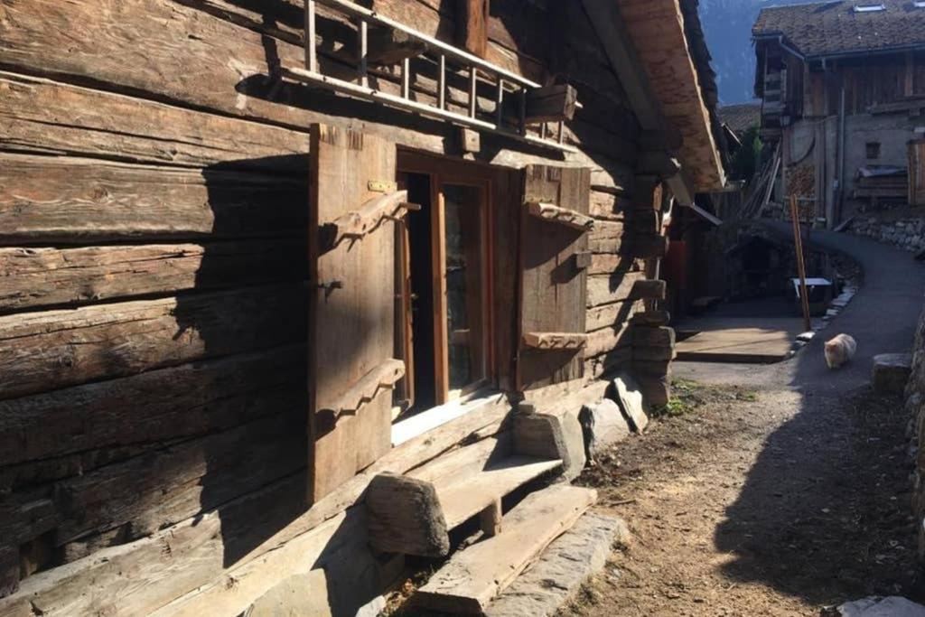 La Cabane De L'Homme Tranquille Le Tretien Exterior foto